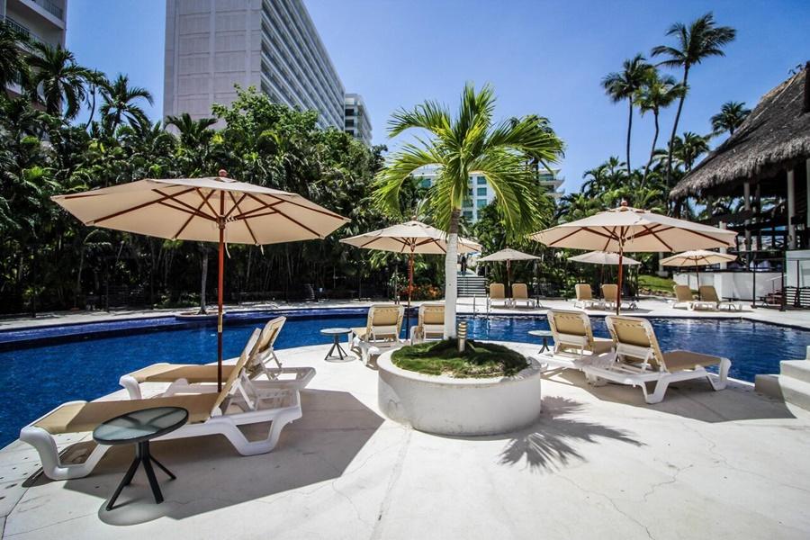 Emporio Acapulco Hotell Eksteriør bilde Pool at the hotel