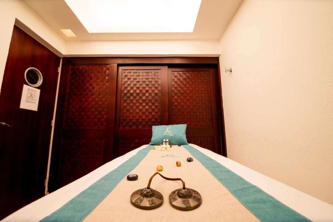 Emporio Acapulco Hotell Eksteriør bilde A treatment room at the spa