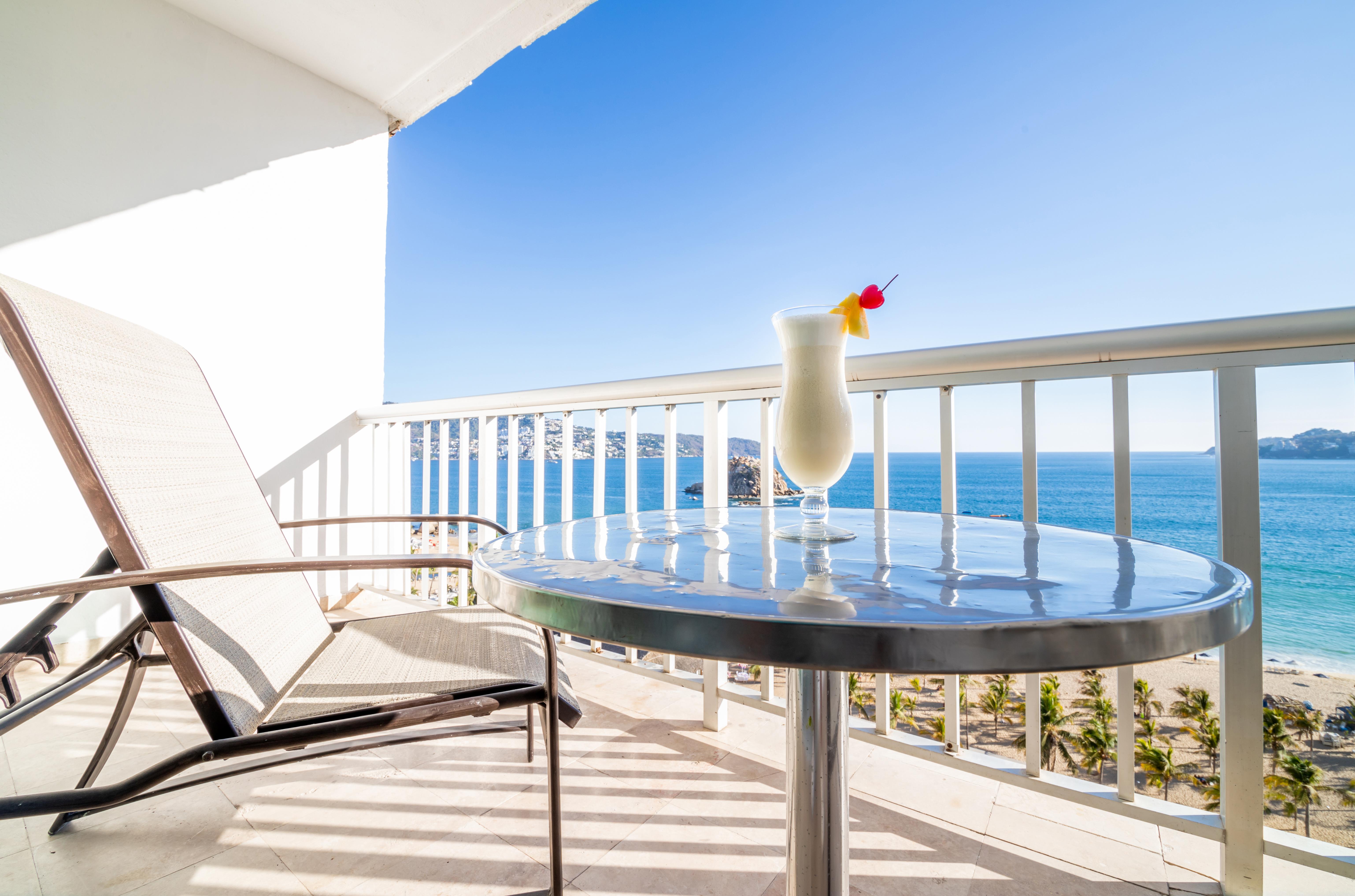 Emporio Acapulco Hotell Eksteriør bilde A balcony