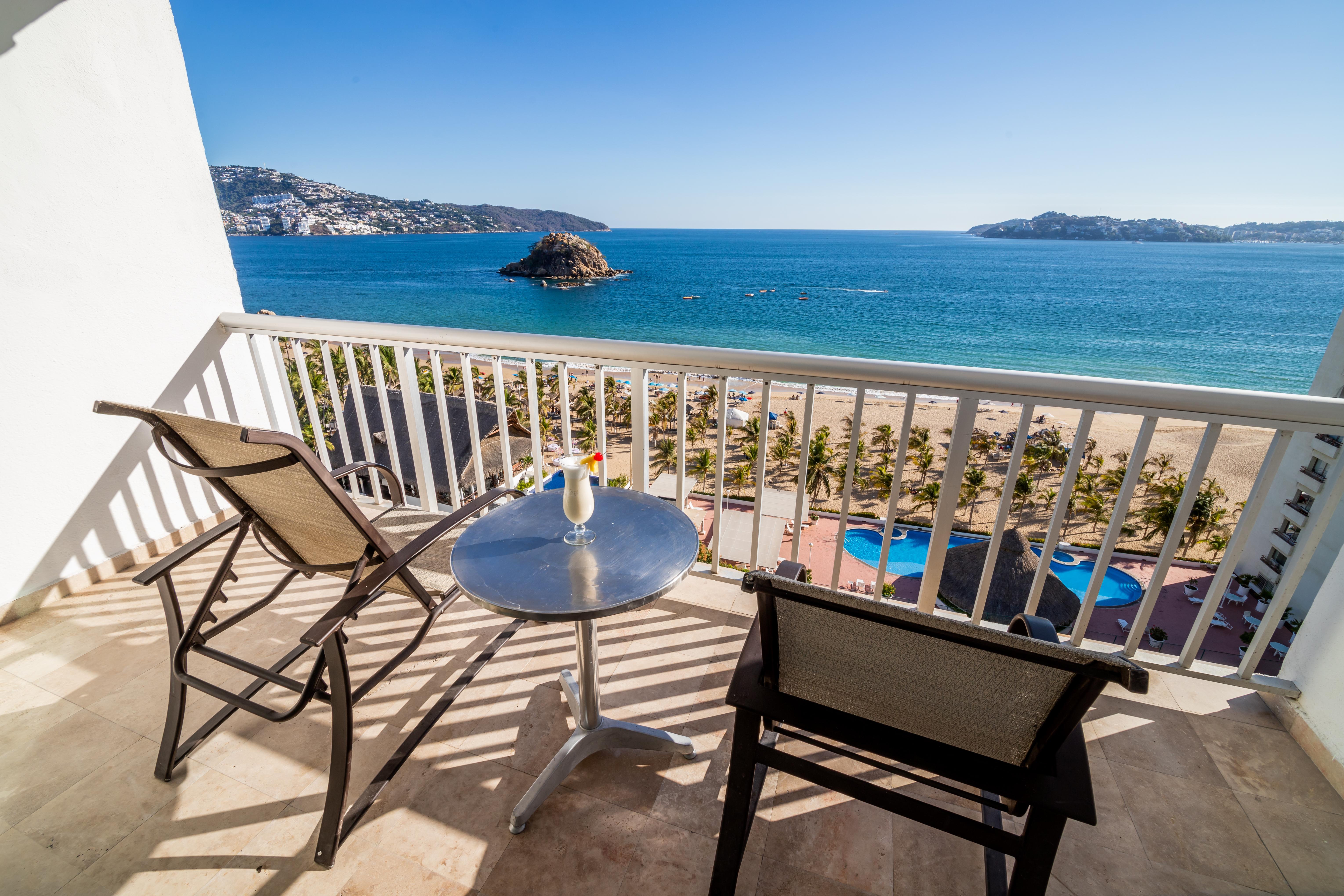 Emporio Acapulco Hotell Eksteriør bilde Balcony with a view of the sea